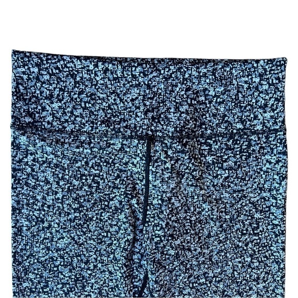 Zyia Active Women’s Soft ‘n Snug Black & White Mosaic Leggings, Size 12 - Picture 3 of 9